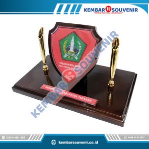 Kotak Plakat Bludru Pemerintah Kabupaten Manggarai
