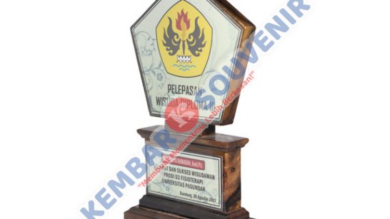 Plakat Trophy PT Kawasan Industri Lampung